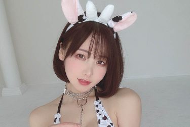 けんけん、牛柄ビキニのドナドナ美女