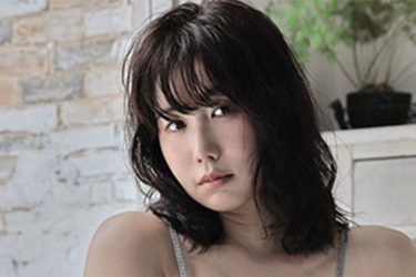 柚乃花、刺激的なスポーティガール