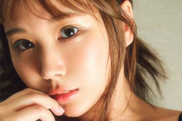 日向葵衣、黒ビキニで強めのボイン