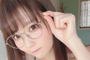 小日向ゆか、ボインメガネっ子の誘惑