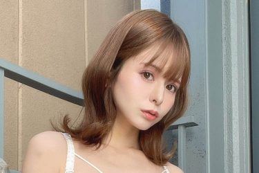 紅羽祐美、限界突破レベルのM字…