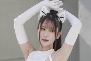 名取くるみ、競泳水着のポニテ美女