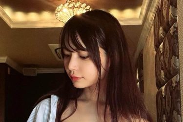 似鳥沙也加、衝撃のリボンブラ