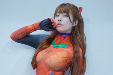 ちとせよしの、ボディライン丸出しの圧巻コス