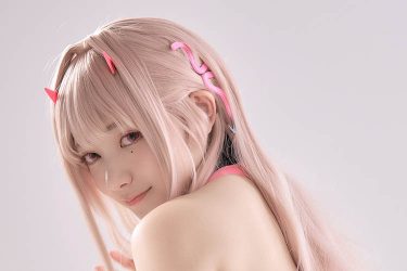 尊みを感じて桜井「履いてない!?」と錯覚バックショット