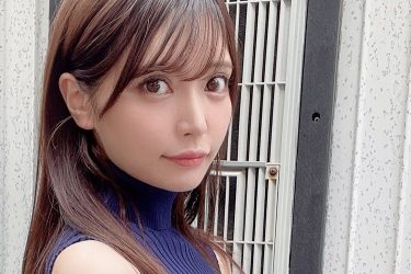 似鳥沙也加、ふんわりチラリ