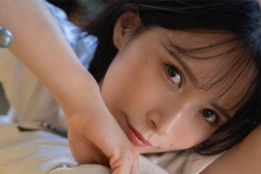 JILL、大胆な脱ぎっぷり美ボディ