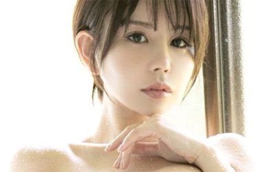 パピコ、眼帯ビキニで大開放