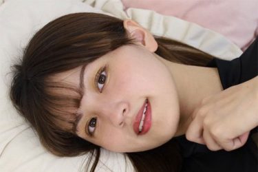 花咲楓香、気になるチャックのボイン