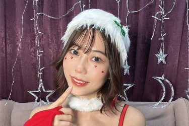 伊織いお、ボリューミーなサンタ美女