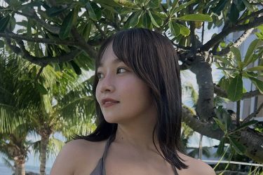 大嶋みく、海辺の抜群むっちりボディ