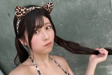 ちとせよしの、ツインテール&むちむちボディのW攻撃