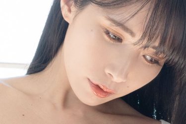 JILL、真っ白な美貌