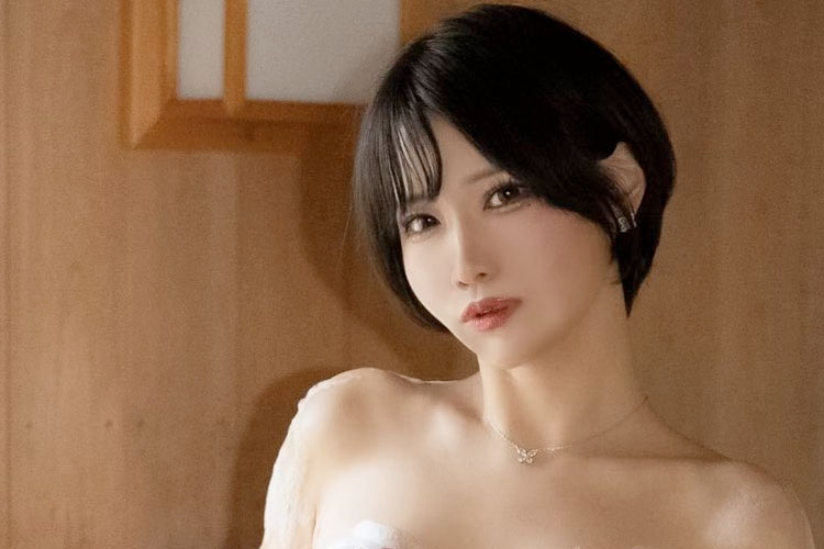 相良ましろ、欲情の泡美女の画像1