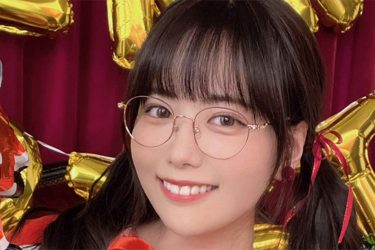 東雲うみ、ボリューミー眼鏡サンタ