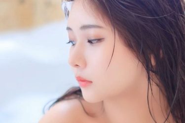 織田さえこ、泡ふわの濡れ髪美女