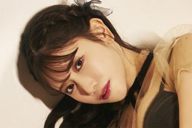 名取くるみ、バスタブのハイヒール美女