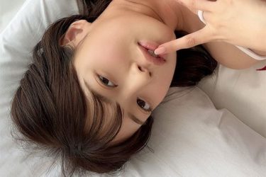藤田いろは、むぎゅっと脱ぎかけランジェリー