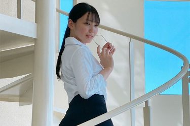 紫藤るい、上下眼福の家庭教師グラビア