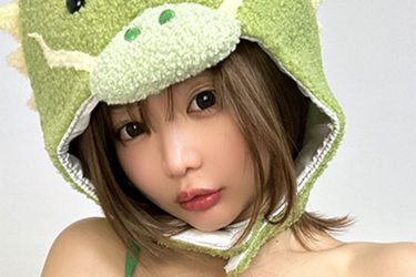 藤田もも、モコモコ竜の美貌と美谷間