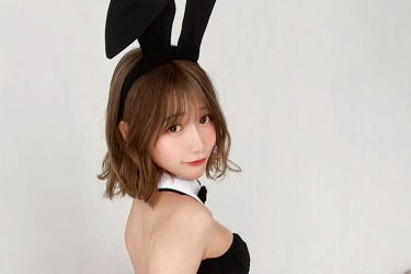 篠原みなみ、バニーで魅せる自慢ヒップ
