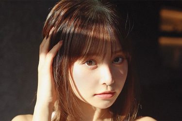遠藤まめ、光輝く美貌と美谷間