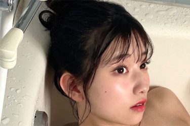 雪野まゆき、浴槽にハマる艶美女