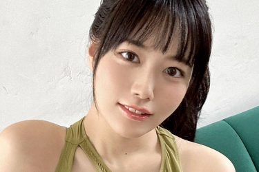 東雲うみ、すごい水着ですごいボディ