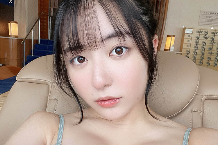 麻倉瑞季、衝撃的なボリュームの特大バストの画像1