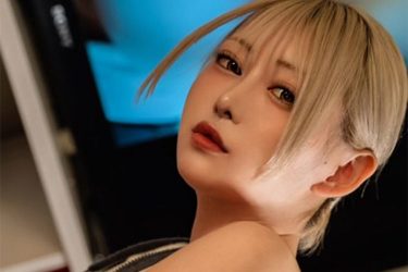 篠崎こころ、麗しのパーフェクト美尻