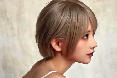 篠崎こころ、こんもりヒップの造形美