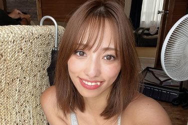 高梨瑞樹、ゆるゆるの胸元