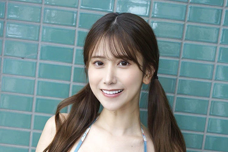 名取くるみ、ツインテールと絶品ボディの画像1