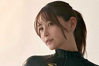 あまつまりな、ハイレグパワーでフルチャージ