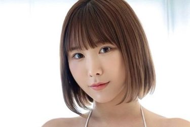 日向葵衣、台形ビキニとまん丸パイ