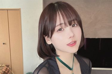 けんけん、谷間に埋まる妖しげな紐