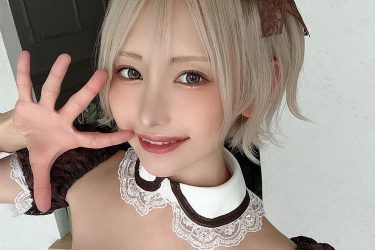 篠崎こころ、にっこにこ美ボディ