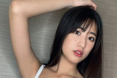 岡本杷奈、ビタミンカラー映え美ボディ