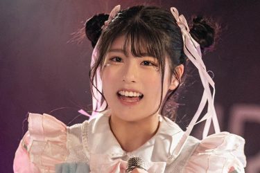 ちとせよしの、アイドルからビキニグラのギャップ