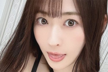 メイリ、艶むに舌ペロ