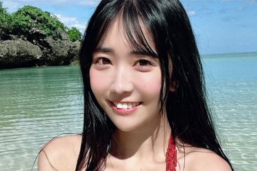 天羽希純、青空映えのマシュマロボディ