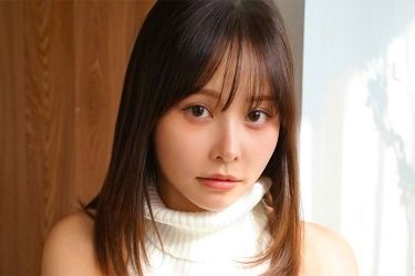遠藤まめ、穴あきニットでおかえり誘惑