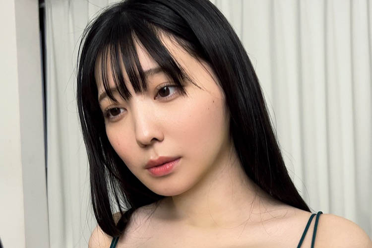 紫藤るい、圧巻の「むにゅっとバスト」の画像1