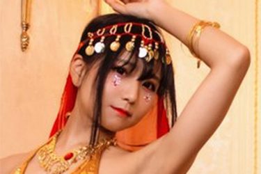 柳丸、ゴージャス衣装の絶品スタイル