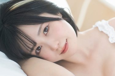 夜道雪、純白ビキニでフォロワー20万達成報告