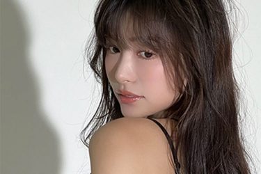 鈴木聖、ふわふわ見返り美人