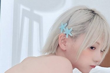 篠崎こころ、麗しきS字ライン