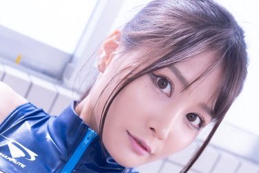 赤羽もも、濡らすと透ける競泳水着