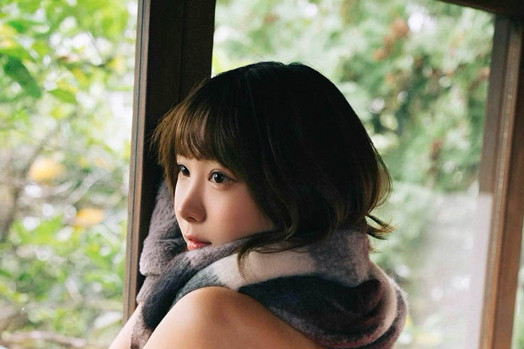 日向葵衣、むっちむちの後ろ姿の画像1