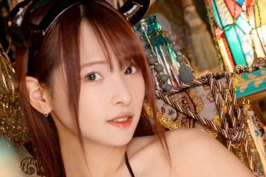 鬼木このは、エナメル超極小ヒモ水着